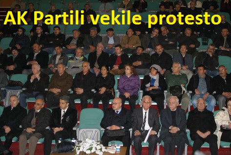 Bilimsel_toplantda_AK_Partili_vekile_protesto